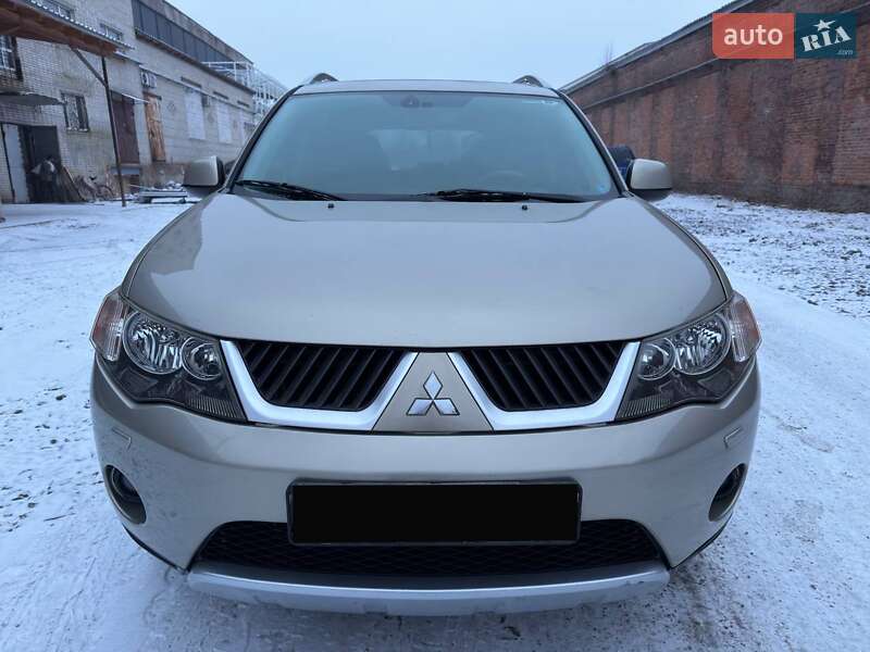 Внедорожник / Кроссовер Mitsubishi Outlander 2007 в Ахтырке
