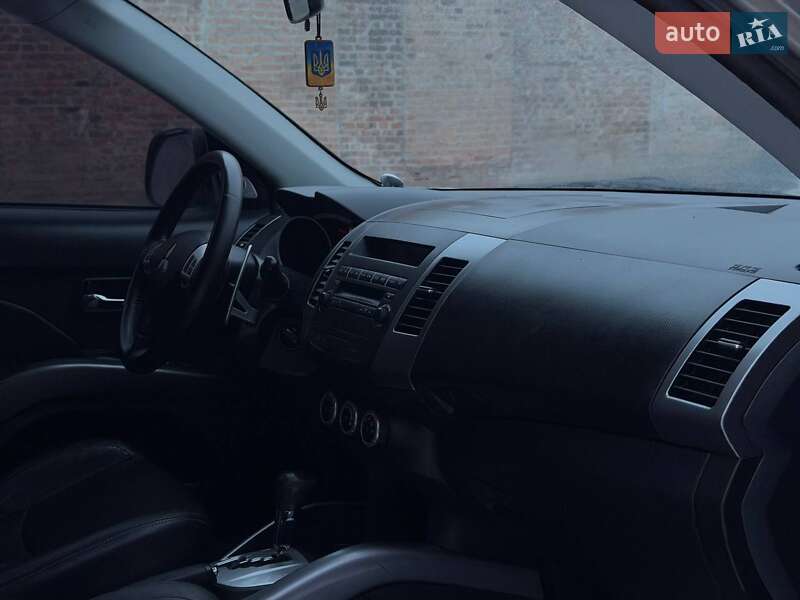 Внедорожник / Кроссовер Mitsubishi Outlander 2007 в Ахтырке
