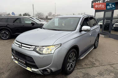 Позашляховик / Кросовер Mitsubishi Outlander 2014 в Києві