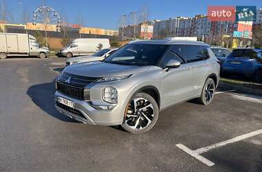 Позашляховик / Кросовер Mitsubishi Outlander 2022 в Рівному