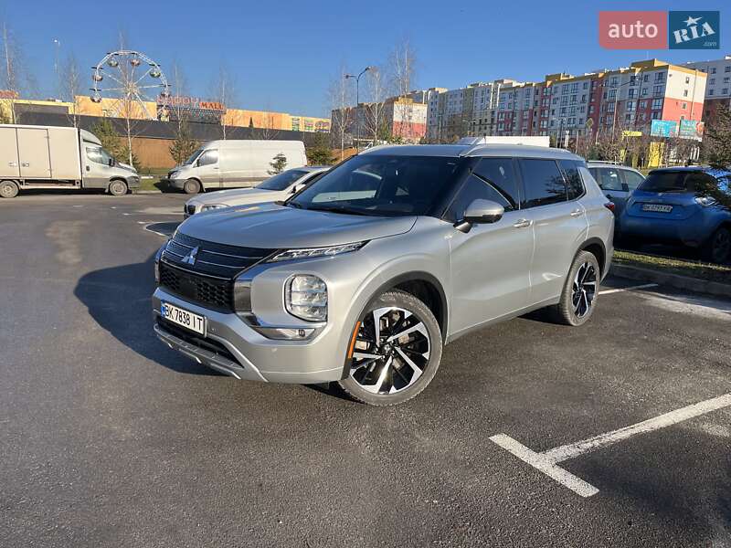 Mitsubishi Outlander 2022