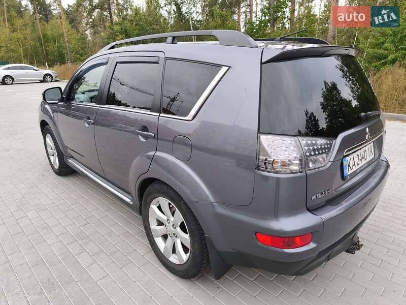 Внедорожник / Кроссовер Mitsubishi Outlander 2010 в Киеве