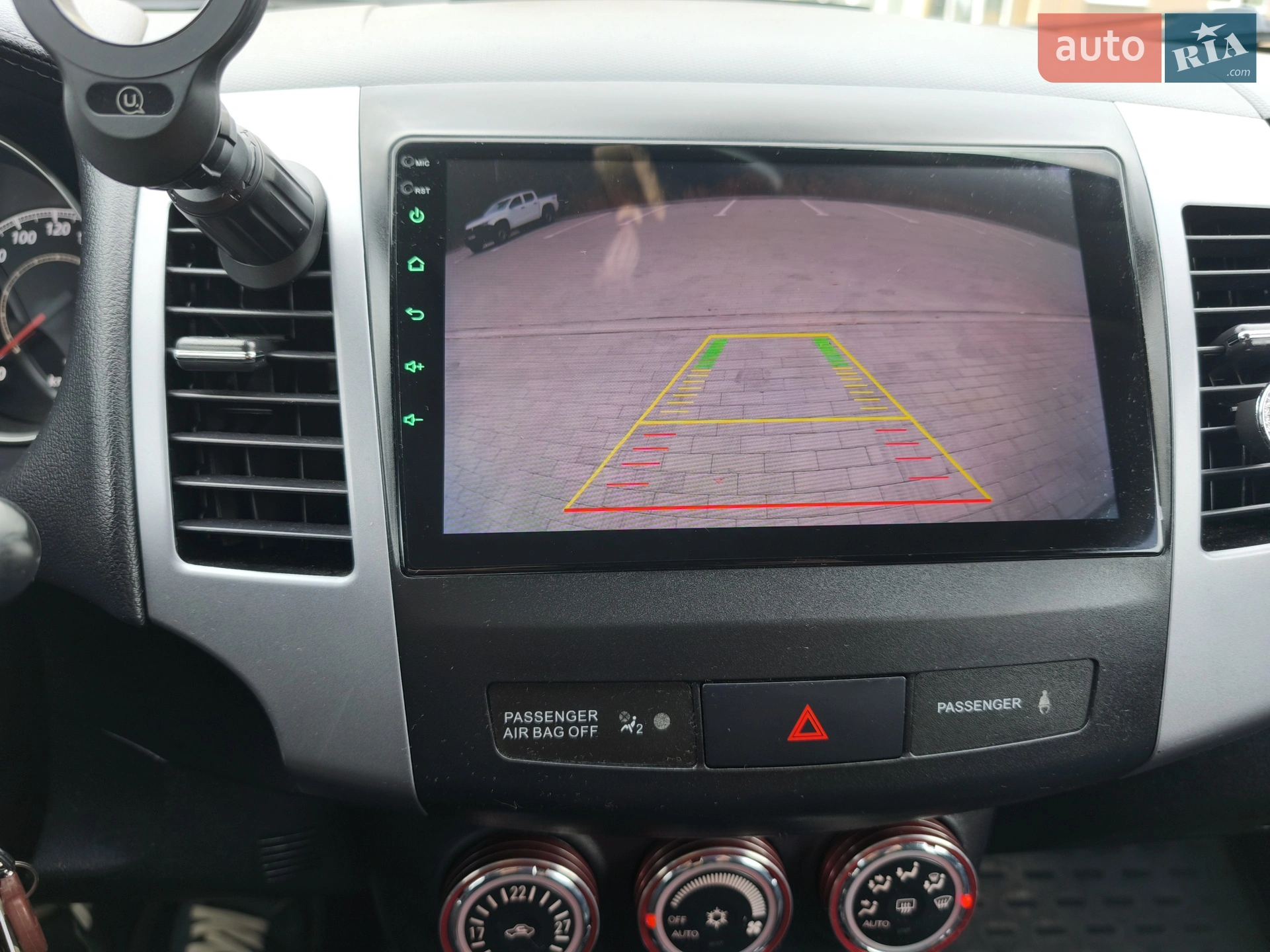 2010 Mitsubishi Outlander - мініатюра 15