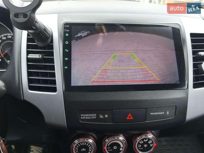 Внедорожник / Кроссовер Mitsubishi Outlander 2010 в Киеве