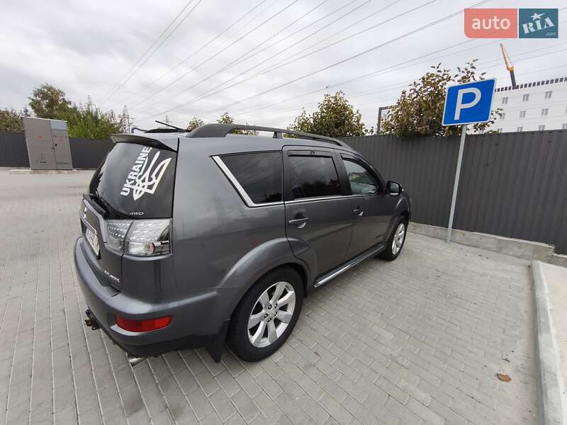 Внедорожник / Кроссовер Mitsubishi Outlander 2010 в Киеве
