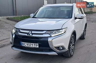 Позашляховик / Кросовер Mitsubishi Outlander 2015 в Львові