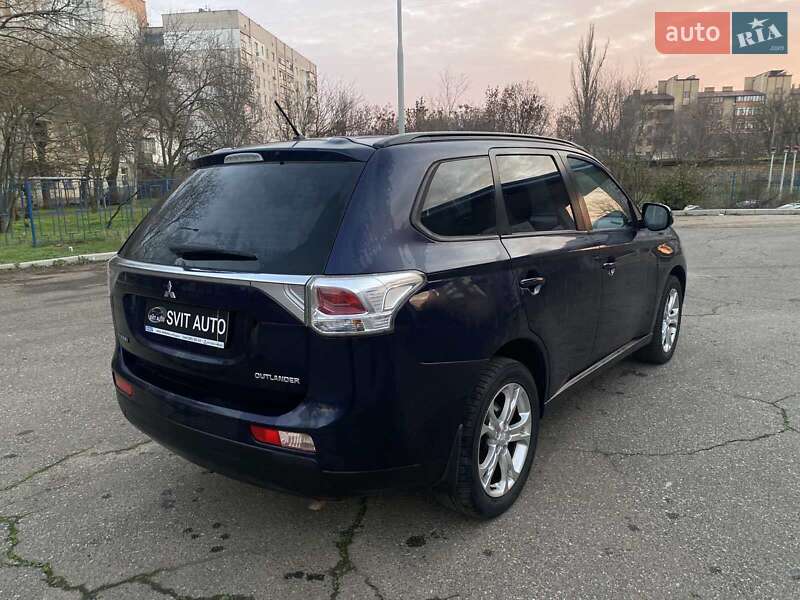 Позашляховик / Кросовер Mitsubishi Outlander 2013 в Миколаєві