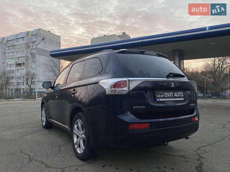 Позашляховик / Кросовер Mitsubishi Outlander 2013 в Миколаєві