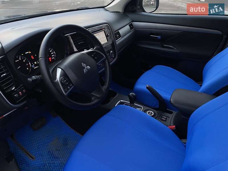 Позашляховик / Кросовер Mitsubishi Outlander 2013 в Миколаєві