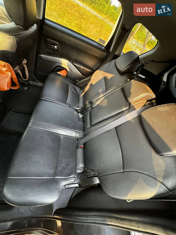 Позашляховик / Кросовер Mitsubishi Outlander 2007 в Шепетівці