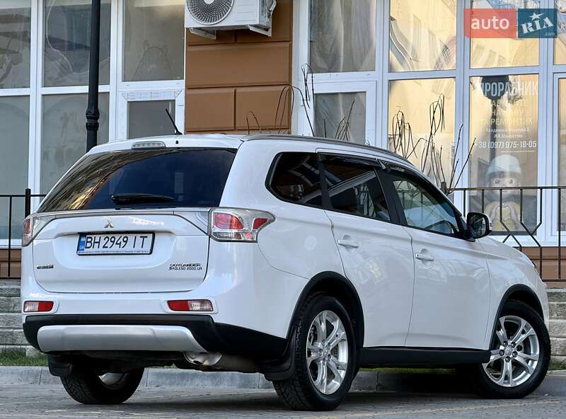 Внедорожник / Кроссовер Mitsubishi Outlander 2014 в Одессе