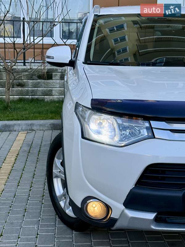 Внедорожник / Кроссовер Mitsubishi Outlander 2014 в Одессе