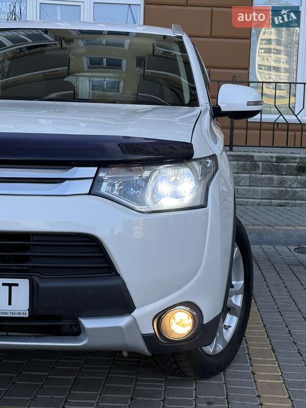Внедорожник / Кроссовер Mitsubishi Outlander 2014 в Одессе