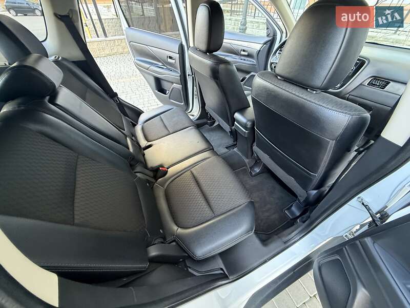 Внедорожник / Кроссовер Mitsubishi Outlander 2014 в Одессе