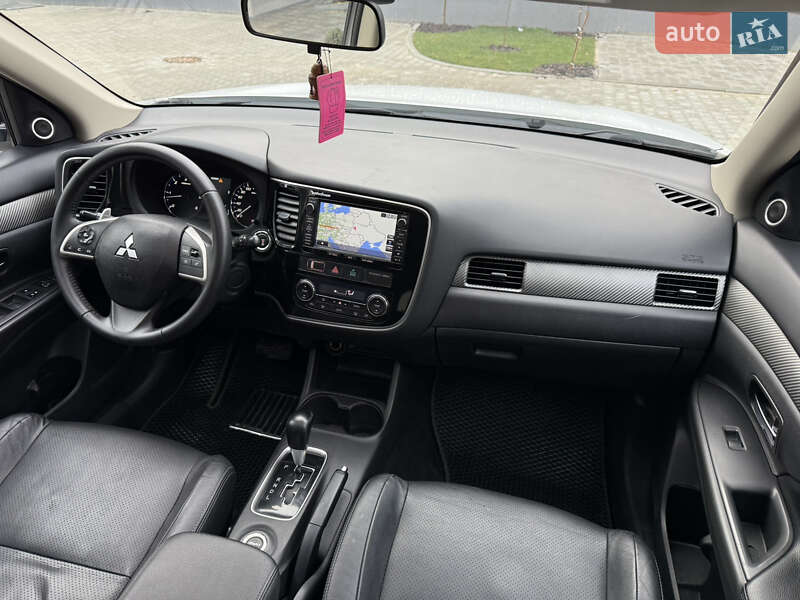 Внедорожник / Кроссовер Mitsubishi Outlander 2012 в Тернополе