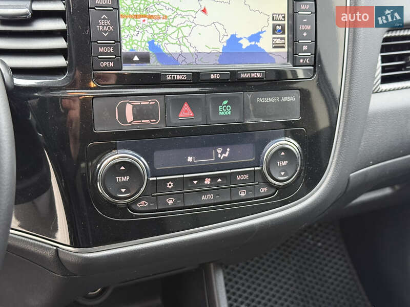 Внедорожник / Кроссовер Mitsubishi Outlander 2012 в Тернополе