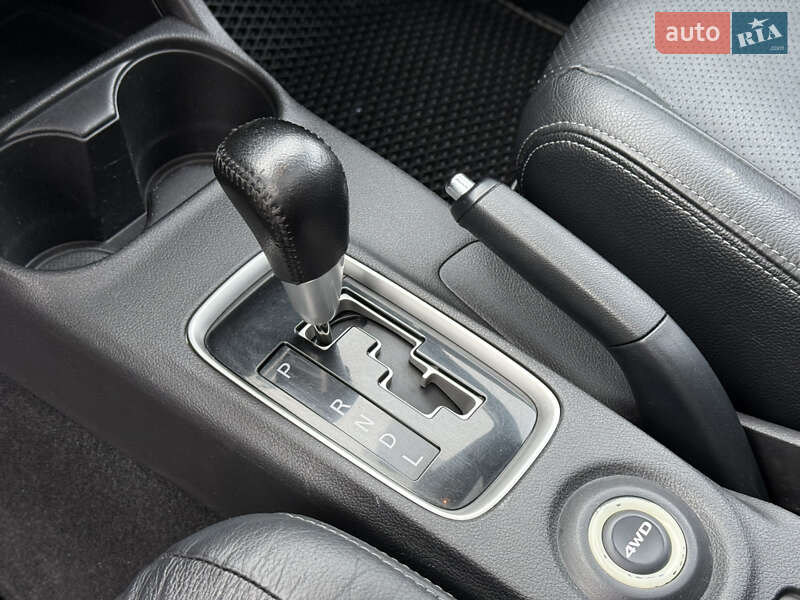 Внедорожник / Кроссовер Mitsubishi Outlander 2012 в Тернополе