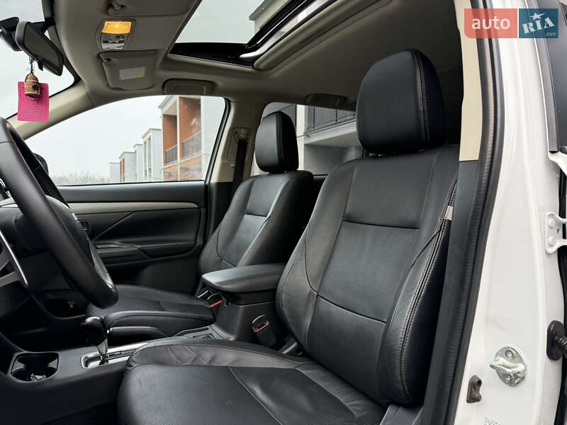 Внедорожник / Кроссовер Mitsubishi Outlander 2012 в Тернополе