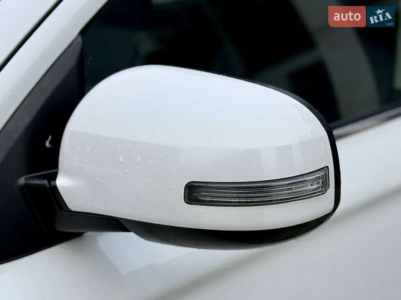 Внедорожник / Кроссовер Mitsubishi Outlander 2012 в Тернополе