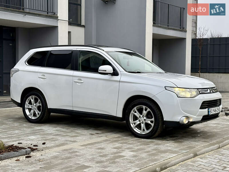 Внедорожник / Кроссовер Mitsubishi Outlander 2012 в Тернополе
