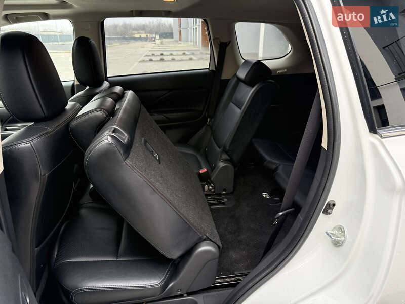 Внедорожник / Кроссовер Mitsubishi Outlander 2012 в Тернополе