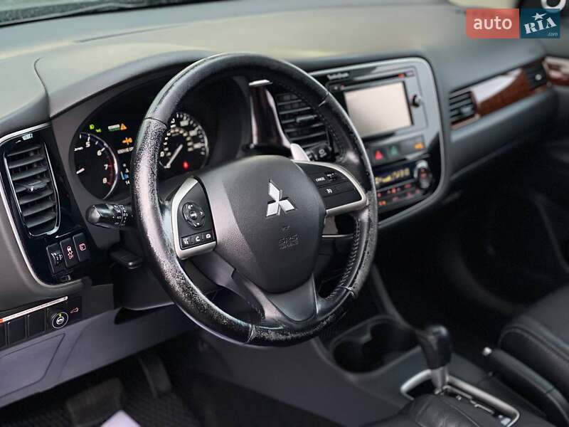 Позашляховик / Кросовер Mitsubishi Outlander 2015 в Києві фото 21 Позашляховик / Кросовер Mitsubishi Outlander 2015 в Києві