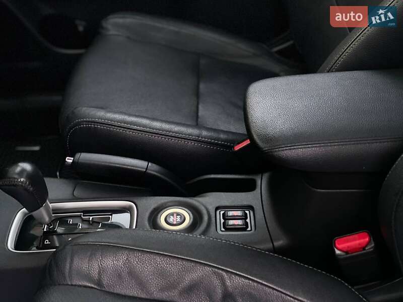 Позашляховик / Кросовер Mitsubishi Outlander 2015 в Києві фото 32 Позашляховик / Кросовер Mitsubishi Outlander 2015 в Києві