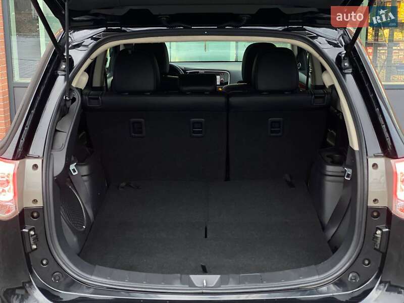 Позашляховик / Кросовер Mitsubishi Outlander 2015 в Києві фото 37 Позашляховик / Кросовер Mitsubishi Outlander 2015 в Києві
