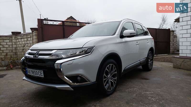 Mitsubishi Outlander 2016