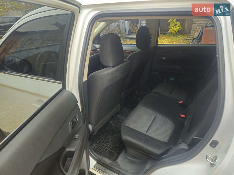 Позашляховик / Кросовер Mitsubishi Outlander 2013 в Черкасах