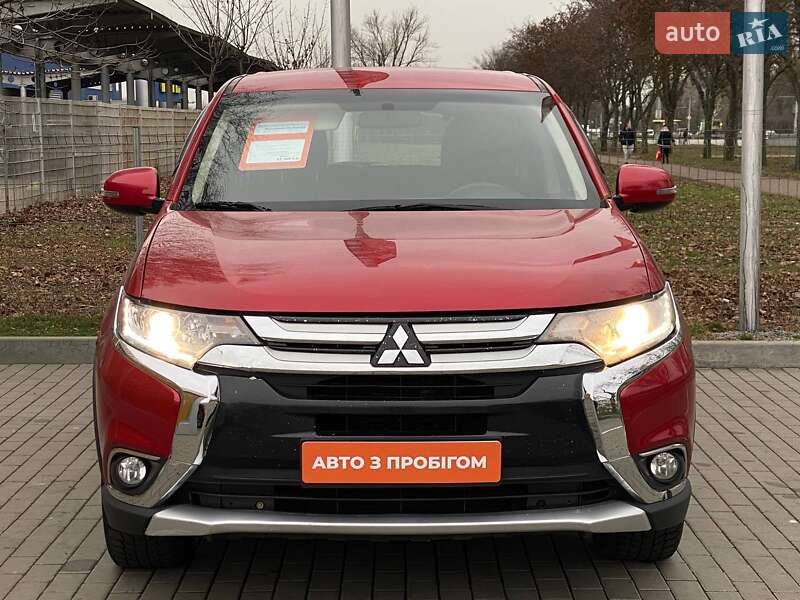 Позашляховик / Кросовер Mitsubishi Outlander 2015 в Дніпрі