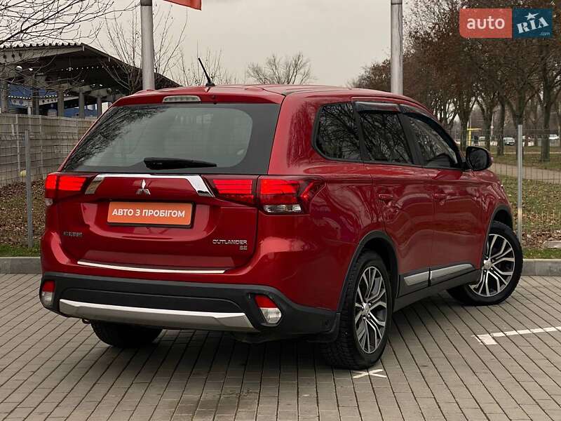 Позашляховик / Кросовер Mitsubishi Outlander 2015 в Дніпрі