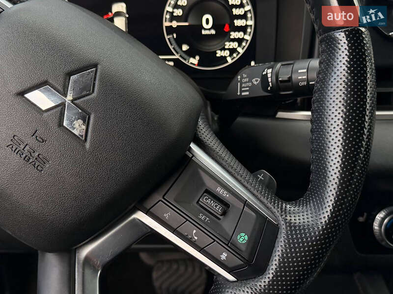 Позашляховик / Кросовер Mitsubishi Outlander 2021 в Харкові