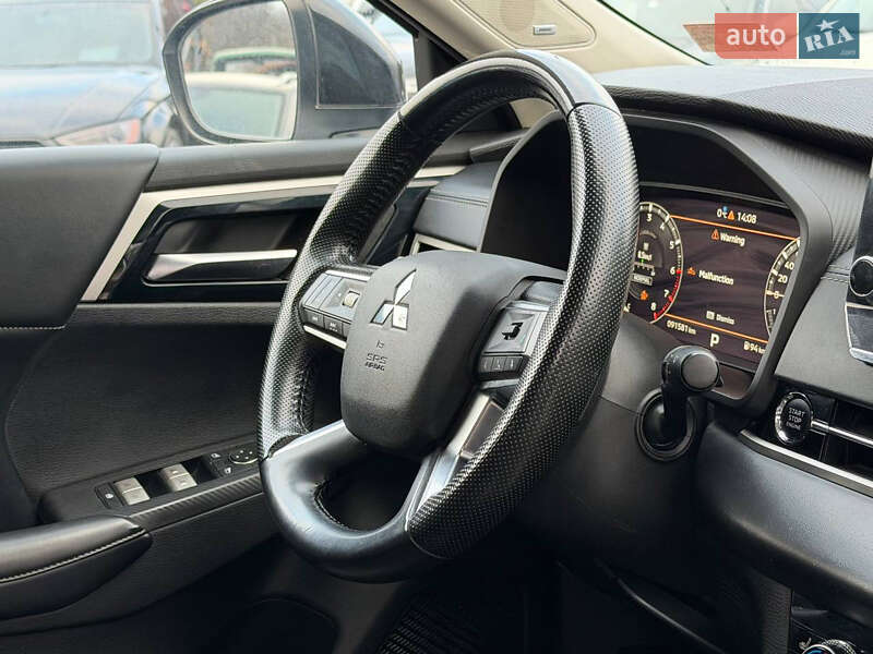 Позашляховик / Кросовер Mitsubishi Outlander 2021 в Харкові