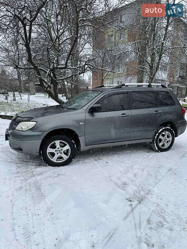 Позашляховик / Кросовер Mitsubishi Outlander 2004 в Кропивницькому
