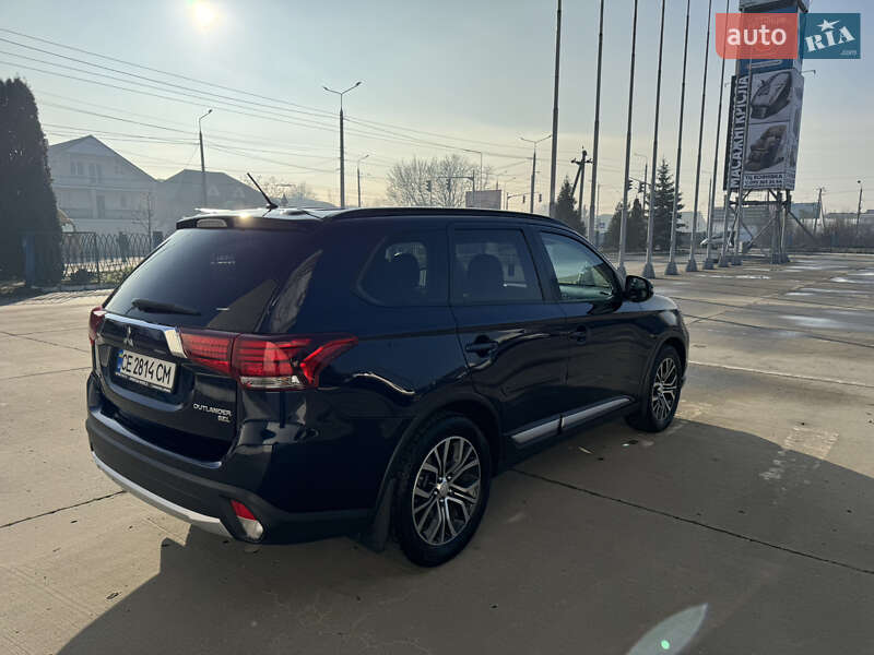 Позашляховик / Кросовер Mitsubishi Outlander 2016 в Чернівцях