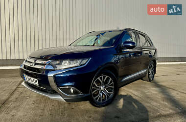 Позашляховик / Кросовер Mitsubishi Outlander 2016 в Чернівцях
