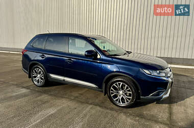 Позашляховик / Кросовер Mitsubishi Outlander 2016 в Чернівцях
