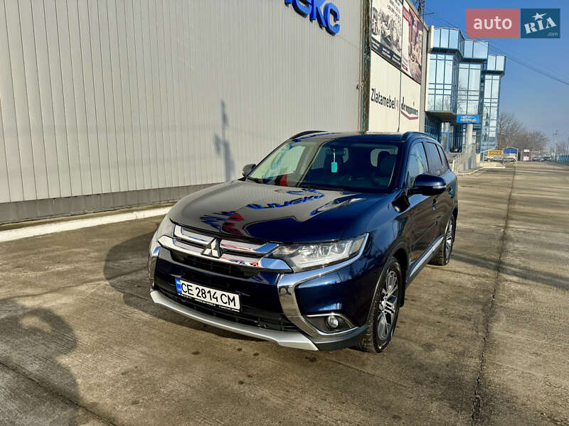 Позашляховик / Кросовер Mitsubishi Outlander 2016 в Чернівцях