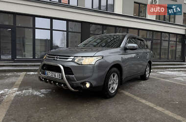 Позашляховик / Кросовер Mitsubishi Outlander 2014 в Івано-Франківську