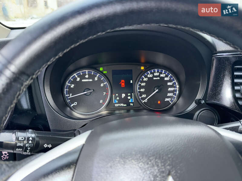 Позашляховик / Кросовер Mitsubishi Outlander 2014 в Івано-Франківську фото 36 Позашляховик / Кросовер Mitsubishi Outlander 2014 в Івано-Франківську