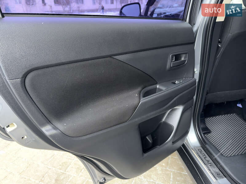 Позашляховик / Кросовер Mitsubishi Outlander 2014 в Івано-Франківську фото 47 Позашляховик / Кросовер Mitsubishi Outlander 2014 в Івано-Франківську