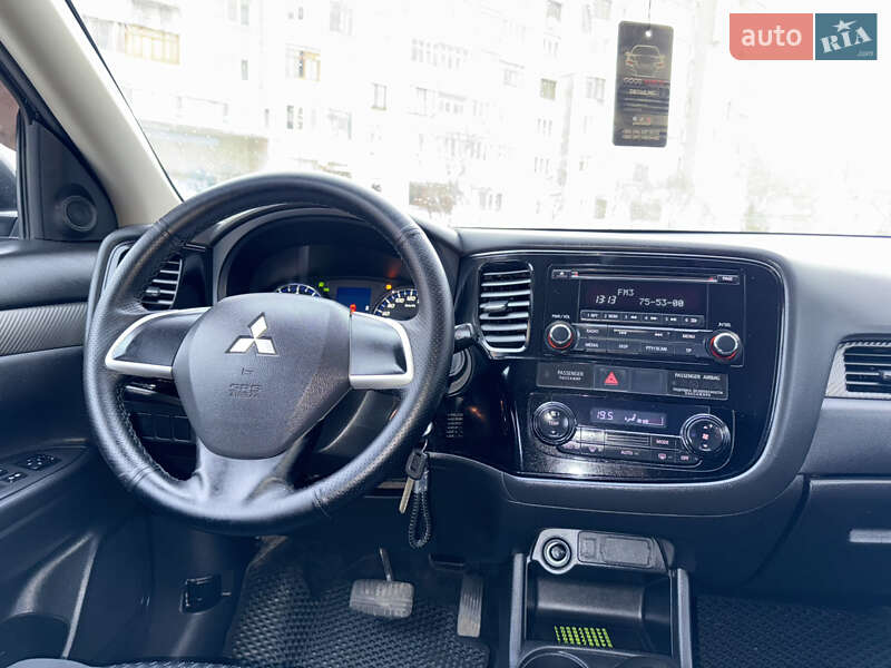 Позашляховик / Кросовер Mitsubishi Outlander 2014 в Івано-Франківську фото 52 Позашляховик / Кросовер Mitsubishi Outlander 2014 в Івано-Франківську