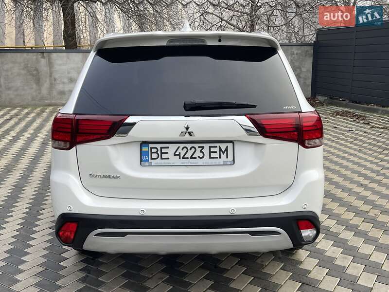 Позашляховик / Кросовер Mitsubishi Outlander 2018 в Миколаєві