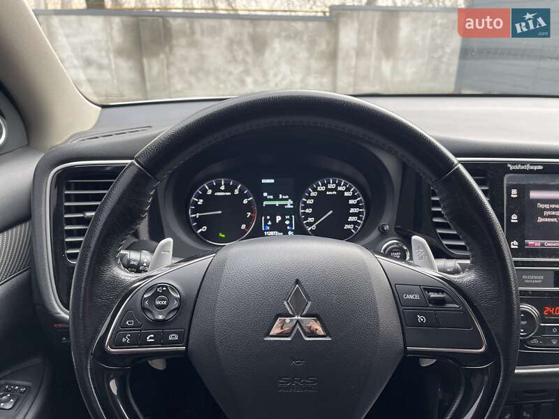 Позашляховик / Кросовер Mitsubishi Outlander 2018 в Миколаєві