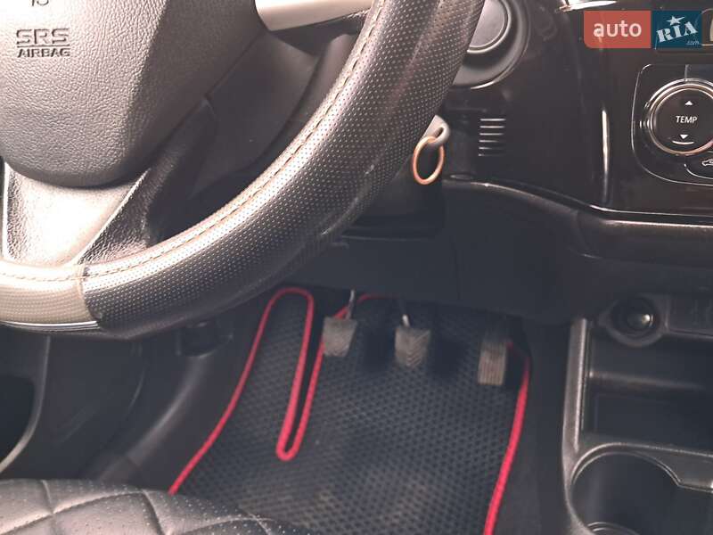 Позашляховик / Кросовер Mitsubishi Outlander 2013 в Могилів-Подільському