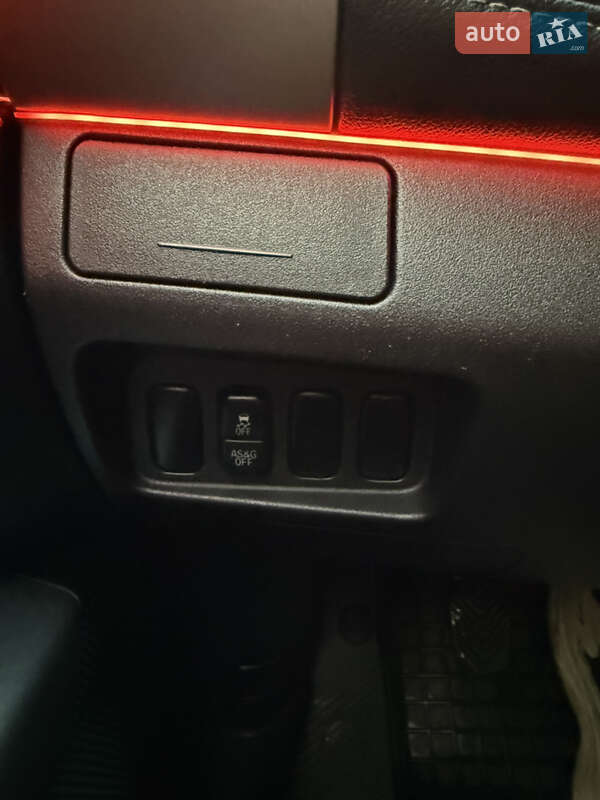 Внедорожник / Кроссовер Mitsubishi Outlander 2012 в Черновцах