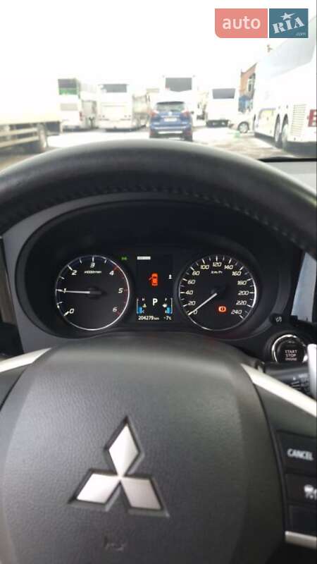 Позашляховик / Кросовер Mitsubishi Outlander 2013 в Хмільнику