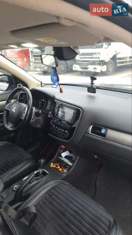 Позашляховик / Кросовер Mitsubishi Outlander 2013 в Хмільнику