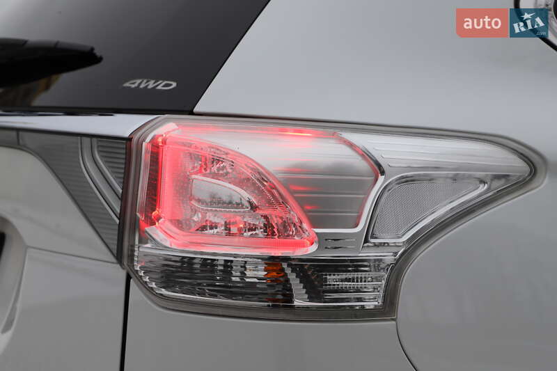 Позашляховик / Кросовер Mitsubishi Outlander 2015 в Трускавці фото 40 Позашляховик / Кросовер Mitsubishi Outlander 2015 в Трускавці